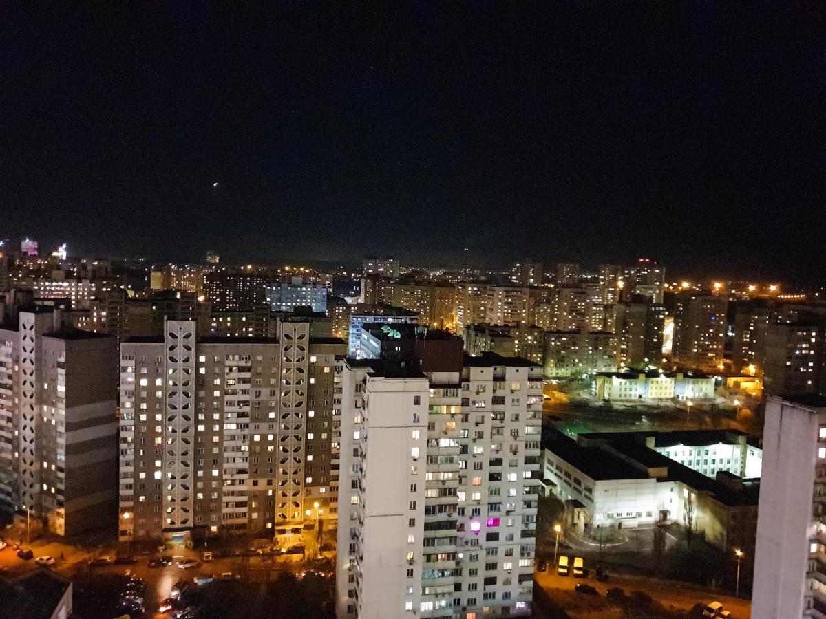 Шикарные Апартаменты 3 Минуты Пешком От М Позняки Kyiv Exterior photo